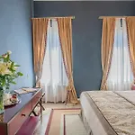 Apartment Canaletto With Canal View In Dorsoduro Venice