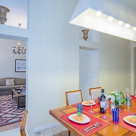 Apartment Canaletto With Canal View In Dorsoduro *